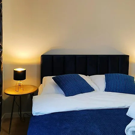 Hugo Star Apartments-3