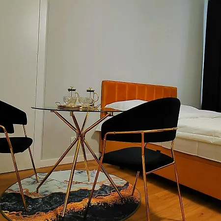 Hugo Star Apartments-3