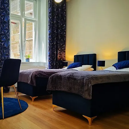 Hugo Star Apartments-3